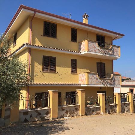 Casa Vacanze Al Parco Appartement Giba Buitenkant foto